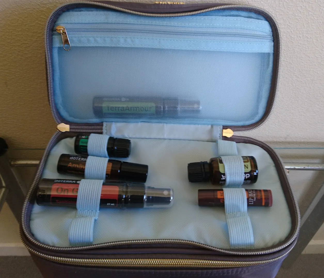 doTERRA Double Zip Train Case (top compartment) AU/NZ